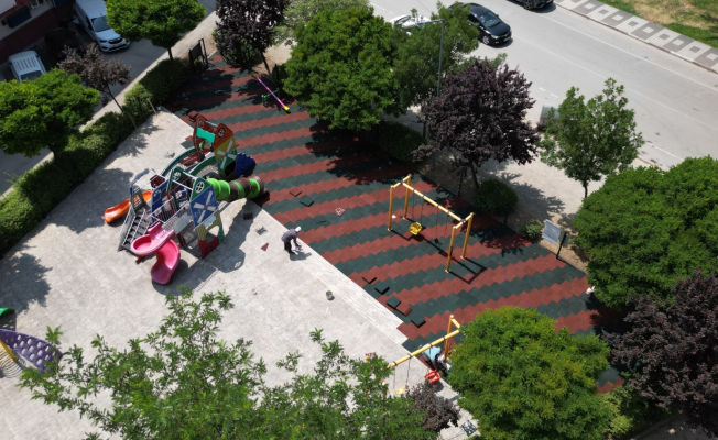 İnegöl’de 7 Mahallede 22 Parkın Zemini Yenileniyor