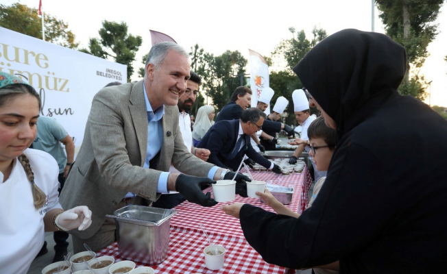 İnegöl’ün Yeni Meydanında Aşure Kazanları Kaynadı