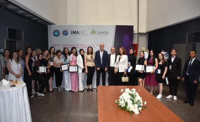 Moda Tasarım Kalıp ve Model Geliştirme Sertifika Programı ikinci mezunlarını verdi..