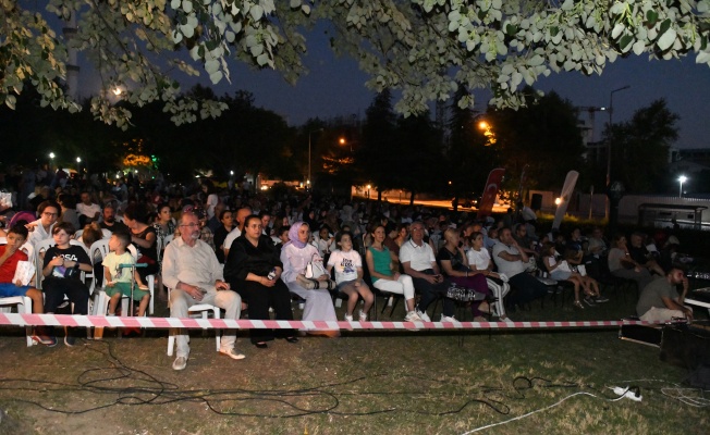 Osmangazi’de çocuklar açık hava sinemasında buluştu