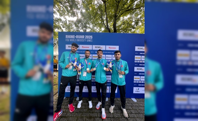 Osmangazili atletin milli forma ile madalya sevinci