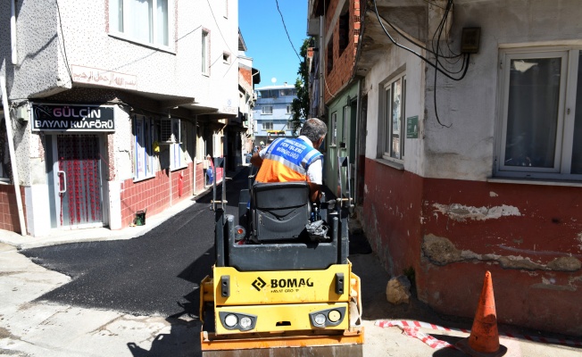 Osmangazi’nin yollarında yoğun asfalt mesaisi