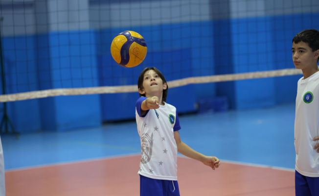 Yaz Spor Okulları'nda çocuk sertifikalarına kavuştu,