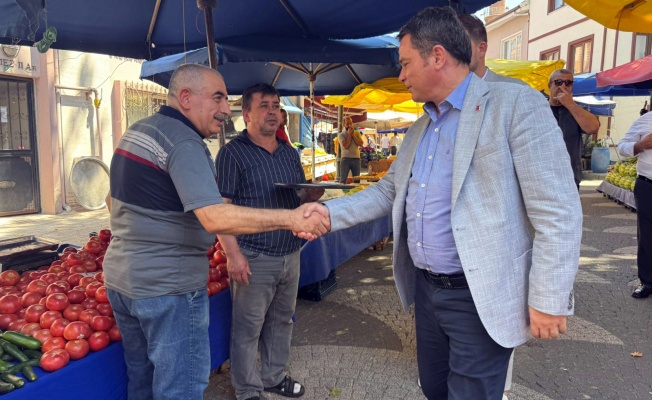 Başkan Aydın, Muradiye Pazarı’nda esnaf ve vatandaşla buluştu