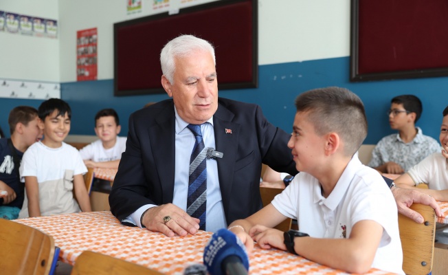 Büyükşehir'den öğrencilere eğitim desteği