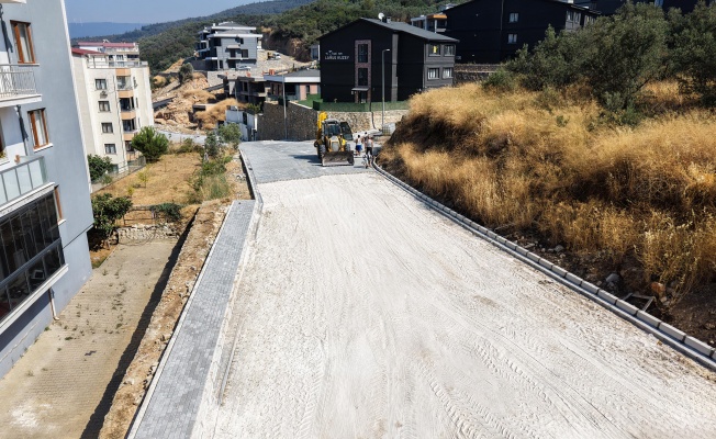 Gemlik’te Üç Koldan Yol Yapımı Sürüyor