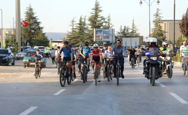 İnegöl’de Zaferden Kurtuluşa Bisiklet Turu Düzenlendi