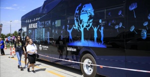 Türkiye'nin ilk 'hızlı şarj' özellikli otobüsü Hacettepe'de öğrencilerle buluştu