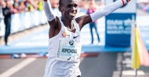 NN Koşu Takımı Sporcusu Dünya Rekorunu Kırdı