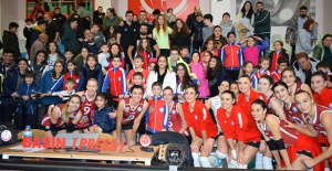 NİLÜFER'İN SULTANLARI RAKİBİNE ŞANS TANIMADI