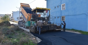 Bir günde dört sokağa 750 ton asfalt