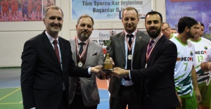 MASA TENİSİ VE VOLEYBOL TURNUVASINDA ŞAMPİYONLAR BELLİ OLDU