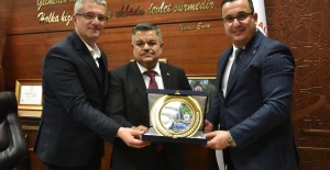 Selim Yağcı Başkan Kanar'ı ziyaret etti