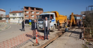 KARACABEY'DE ELEKTRİK HATLARININ YER ALTINA ALINMA ÇALIŞMALARI TAM GAZ