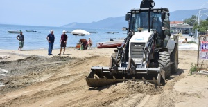 GEMLİK KUMSALLARINDA ÇALIŞMALAR TAM GAZ