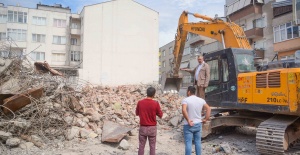 Karacabey’de deprem riskinden dolayı yeniden inşa edilecek okul otopark sorununu çözebilir Gelen Kutusu x