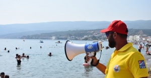 SAHİLLERDE CANKURTARANLAR GÖREVE BAŞLADI