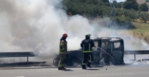 Bursa'da otomobil küle döndü