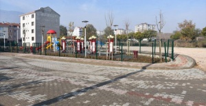 İnegöl'de Yeniceköy Mahallesi'ne modern çocuk parkı