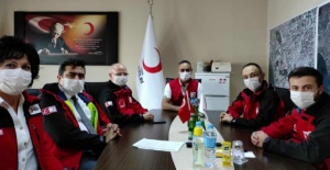Türk Kızılay Bursa Şubesi'nden deprem bölgesine moral desteği