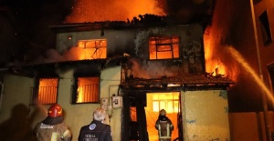 Bursa'daki tarihi binada yandı
