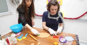 Nilüfer'de çocuklar çevrim içi atölyede kurabiye yaptı
