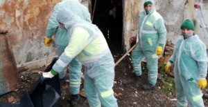 Osmangazi Belediyesi çöp evi temizledi