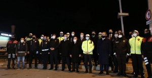 Emniyet Genel Müdürü Aktaş, yeni yıla Bursa'da denetim gerçekleştiren polislerle girdi