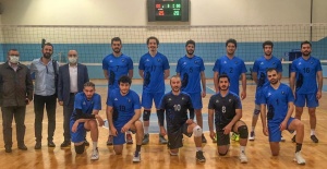 Karacabey Belediyespor voleybolda fırtına gibi