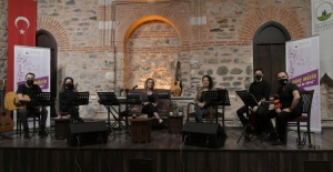 Osmangazi'de sohbet tadında müzik