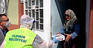 YILDIRIM’DAN KAPI KAPI SICAK YEMEK DAĞITIMI