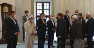 BAŞKAN OKTAY YILMAZ BAYRAMI EMİR SULTAN CAMİİ’NDE KARŞILADI