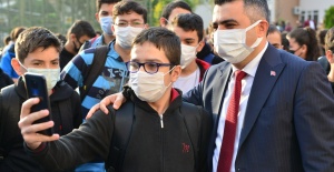 BAŞKAN YILMAZ ÖĞRENCİLERLE BULUŞUYOR