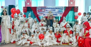 Mustafakemalpaşa'da çocuklar çifte bayram yaşadı