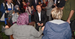 TÜRKİYE SEVDALISI AK KADROLARIN YENİ NEFERLERİ ROZETLERİNİ TAKTI