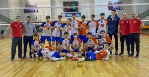 İnegöl Belediyespor Yıldız Voleybol Takımı Adını Türkiye Finallerine Yazdırdı