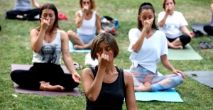 YOGA TUTKUNLARI BULUŞTU