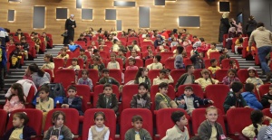 GÜRSULU ÇOCUKLARDAN ‘ATIĞINI GETİR BİLETİNİ AL’ UYGULAMASINA YOĞUN İLGİ
