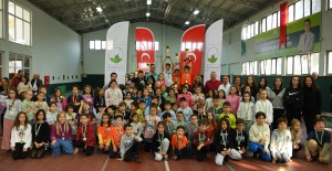 Osmangazi Tenis Kış Kupası Nefes Kesti