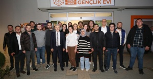 BAŞKAN ERDEM'DEN DERS ÇALIŞAN ÖĞRENCİLERE SÜRPRİZ