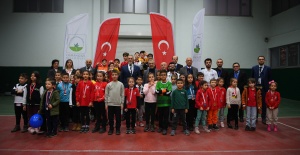 Minik satranççılar ödüllerini aldı