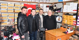 85 YAŞINDA SABAH 7’DE DÜKKÂNINI AÇIYOR