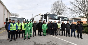 Osmangazi’nin deprem bölgesine yardım ve destekleri sürüyor
