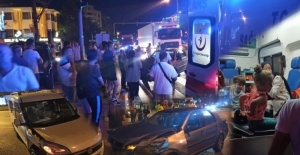 Bursa'da hafif ticari araç ile otomobil çarpıştı: 2'si çocuk 6 yaralı