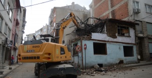 Osmangazi’de metruk bina temizliği