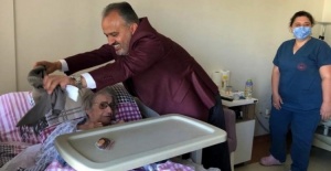 Başkan Aktaş'tan Sayide teyzeye sürpriz ziyaret