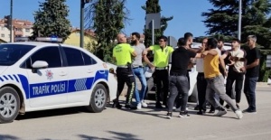 Bursa'da hafif ticari aracın çarptığı kadın yaralandı
