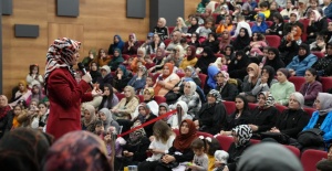 GÜRSU'DA KADINLAR SALONLARI DOLDURDU