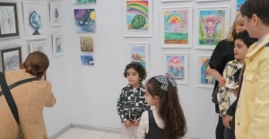Bursalı minik ressamların eserleri BAOB’da sergilendi