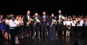 Nilüfer'de Çocuk ve gençlik korosundan muhteşem performansı